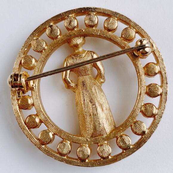 VTG Sarah Coventry Manager Award Pin Woman Faux Pearl Circle Gold Tone MC Brooch - Picture 7 of 9